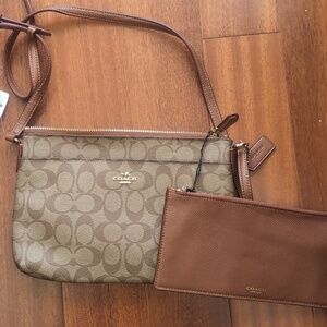 Coach F52657 East/West pop Crossbody Bag